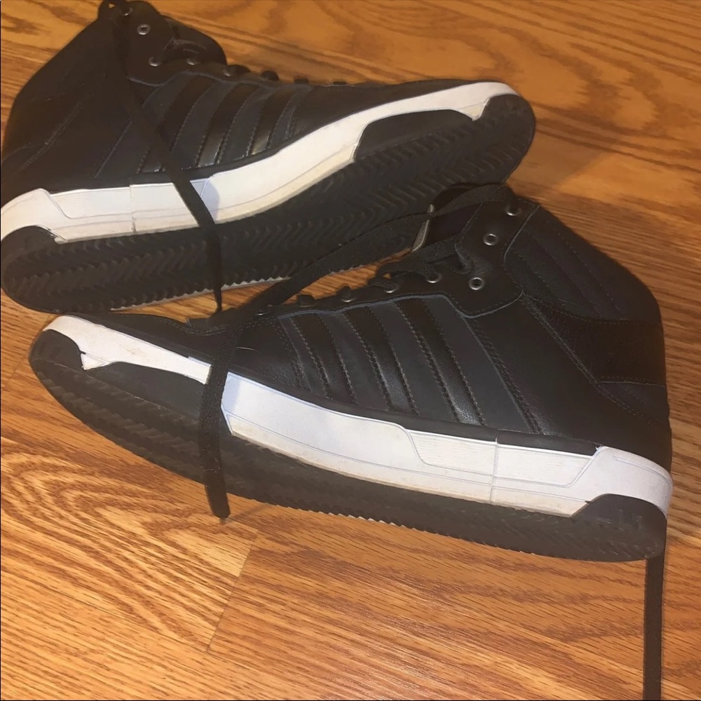 ❌SOLD❌Adidas men sneakers - Picture 2 of 9